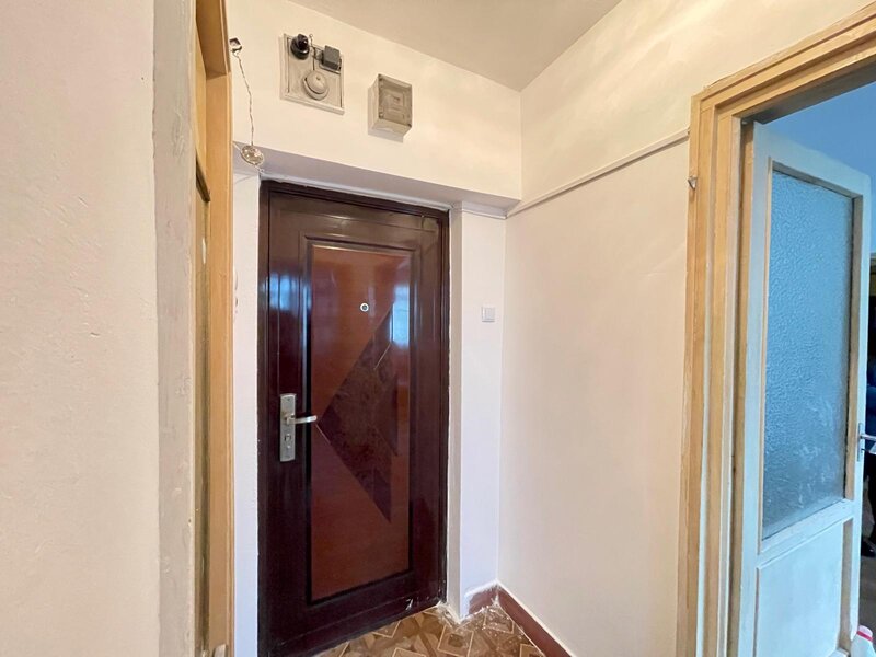 Giulesti Crangasi Apartament 2 camere  etaj 2  55 mp